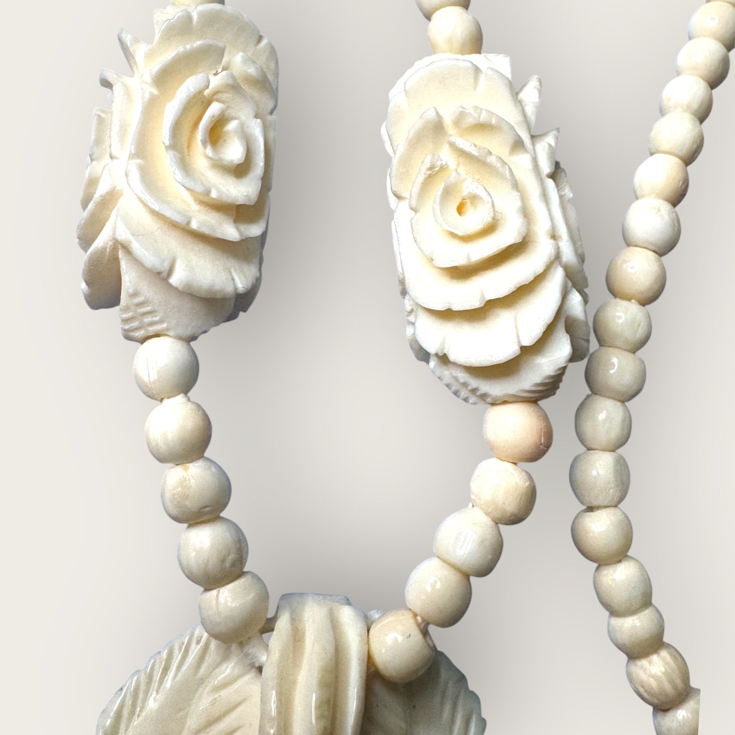 Hand-Carved Bone Rose Necklace – 1970s Artisan Floral Pendant & Beaded Strand
