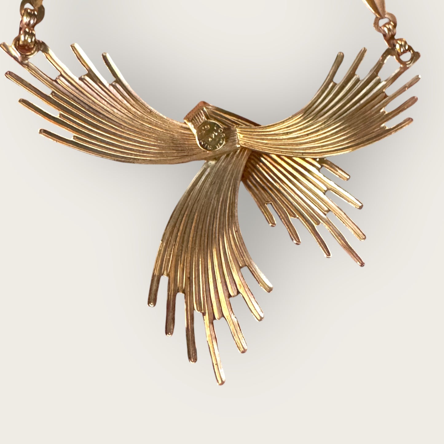 Vintage Loran Sim 14K Gold-Filled Ribbon Crest Necklace – Sculptural Mid-Century Design
