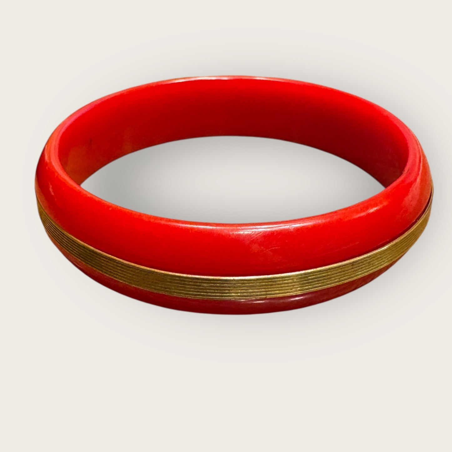 Vintage Authentic Bakelite Bangle – Cherry Red Catalin With Gold Laminate Band – 1930s–1940s Tested