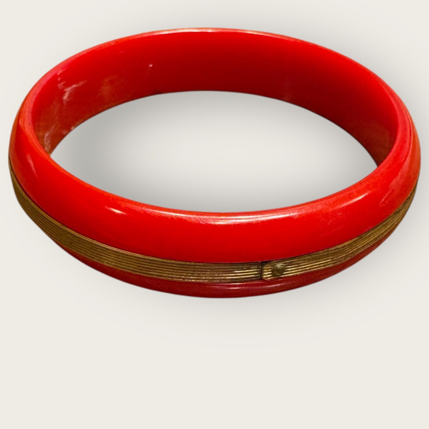 Vintage Authentic Bakelite Bangle – Cherry Red Catalin With Gold Laminate Band – 1930s–1940s Tested