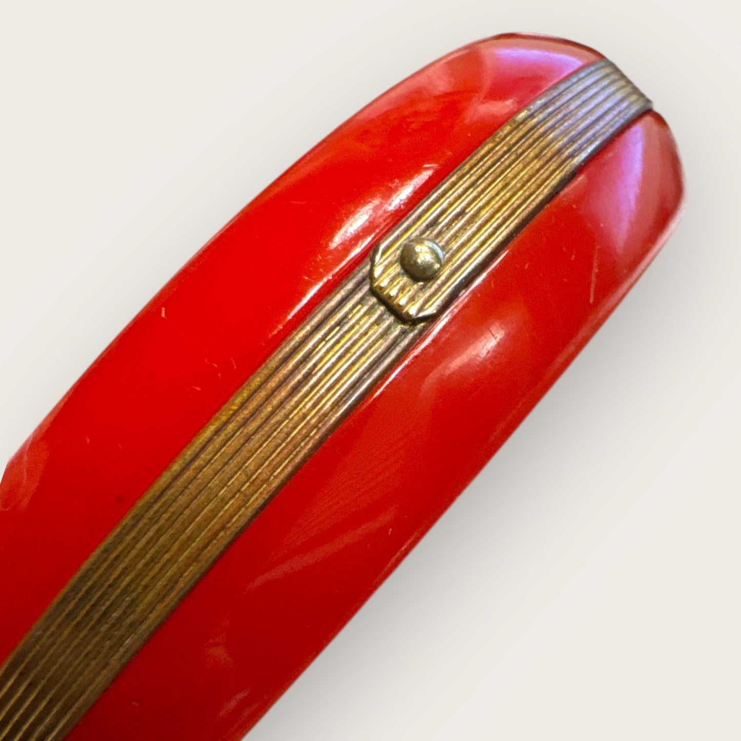 Vintage Authentic Bakelite Bangle – Cherry Red Catalin With Gold Laminate Band – 1930s–1940s Tested