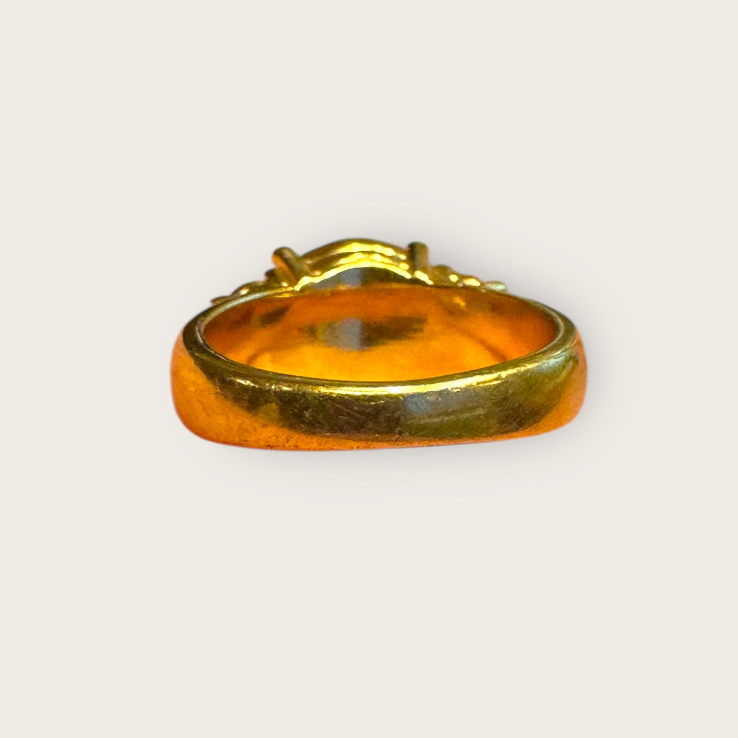 Vintage Monet Crystal Solitaire Cocktail Ring – Size 6.5 – Radiant Mid-Century Glamour
