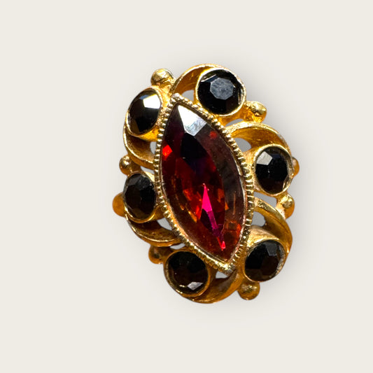 Vintage Sarah Coventry Gold-Tone Garnet Glass & Jet Glass Statement Ring – Adjustable – Art Deco Revival
