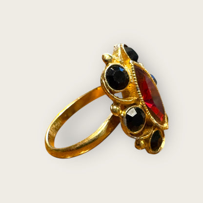 Vintage Sarah Coventry Gold-Tone Garnet Glass & Jet Glass Statement Ring – Adjustable – Art Deco Revival