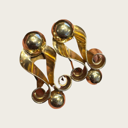 Vintage Napier Sterling Silver Art Moderne Dress Clips – Sculptural Ribbon Swirl Pair (c. 1939–1943)