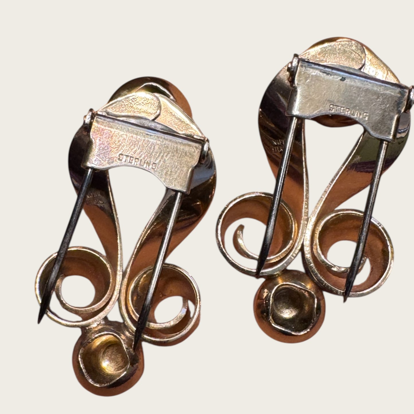 Vintage Napier Sterling Silver Art Moderne Dress Clips – Sculptural Ribbon Swirl Pair (c. 1939–1943)