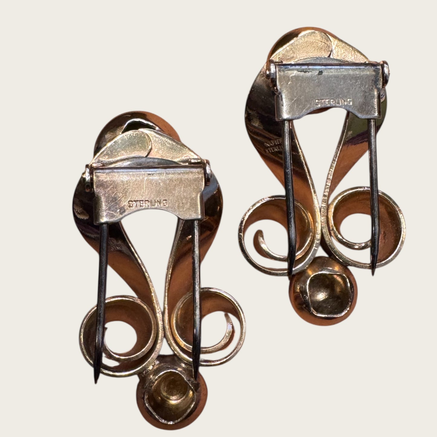 Vintage Napier Sterling Silver Art Moderne Dress Clips – Sculptural Ribbon Swirl Pair (c. 1939–1943)