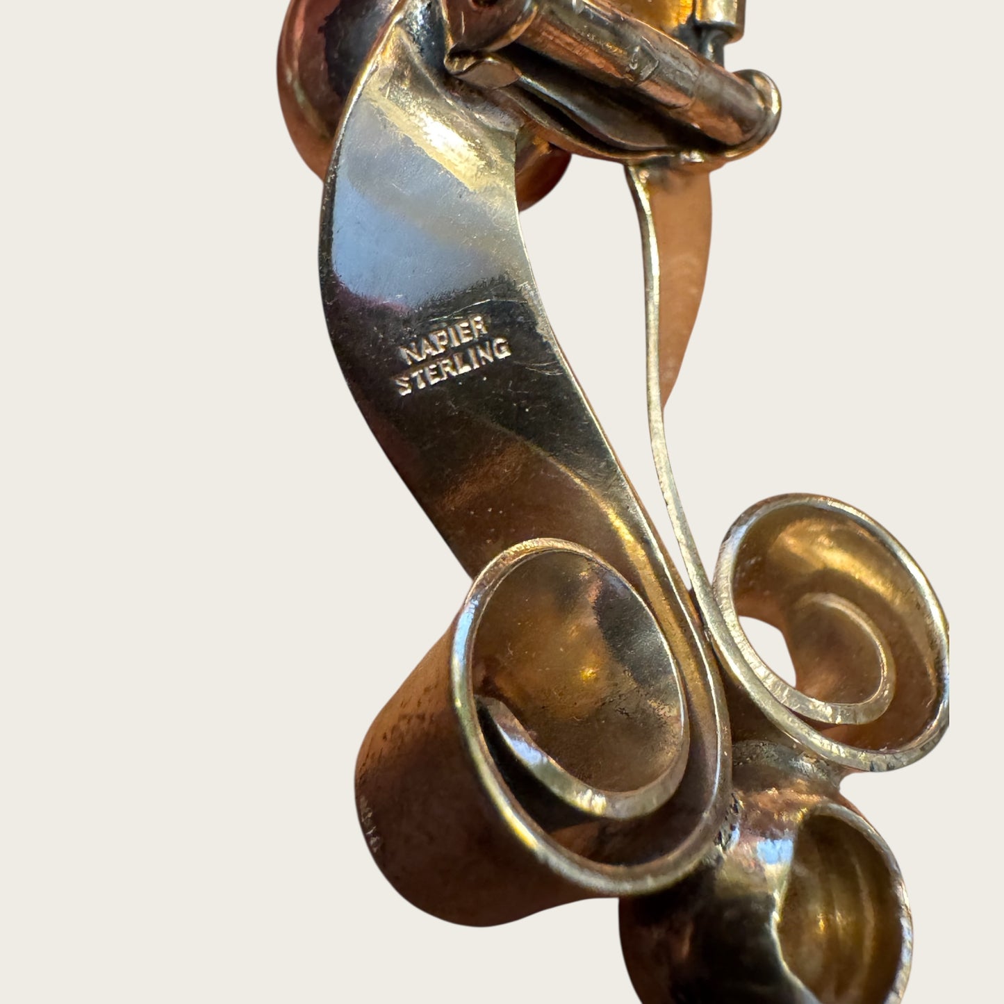 Vintage Napier Sterling Silver Art Moderne Dress Clips – Sculptural Ribbon Swirl Pair (c. 1939–1943)