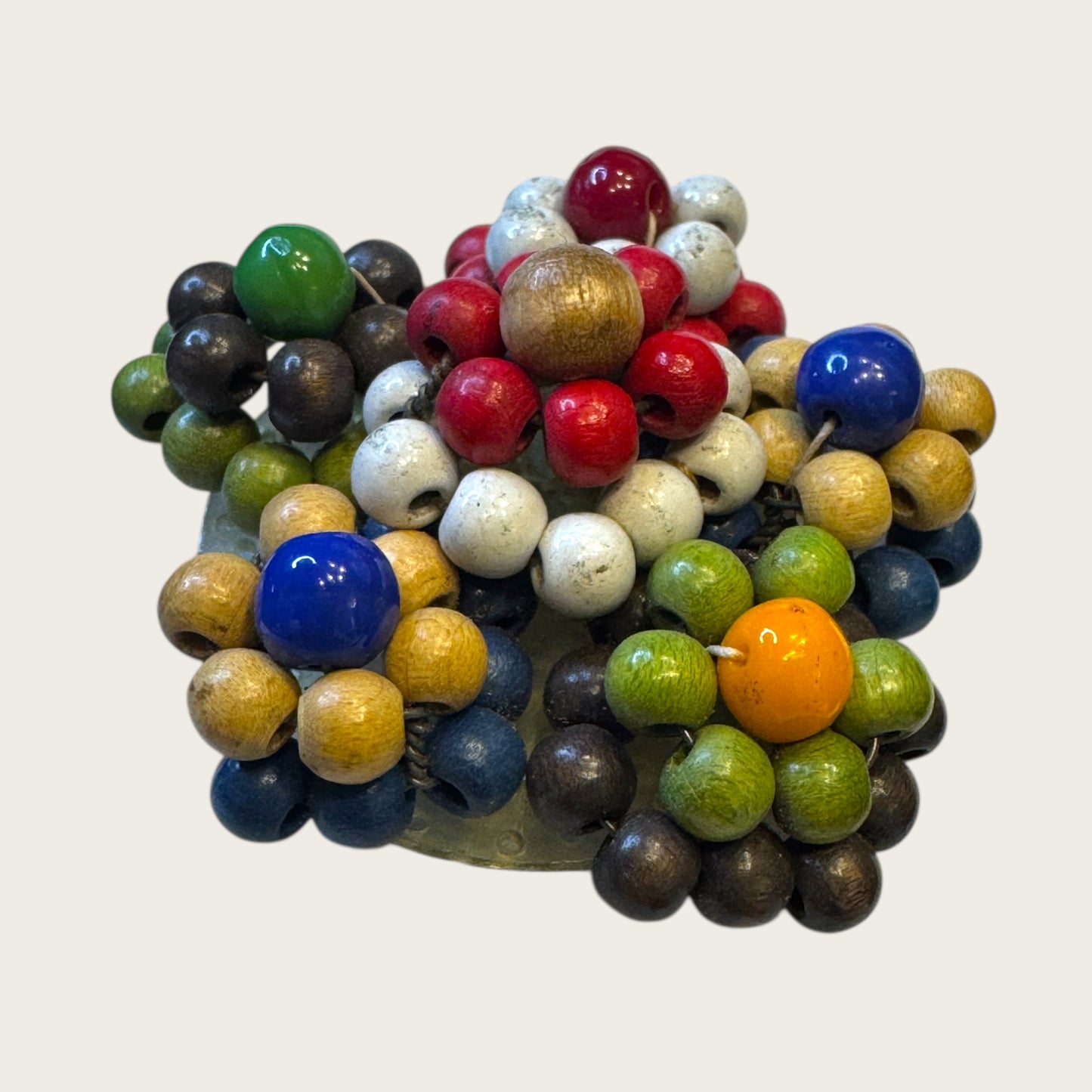 Antique 1930s Wooden Bead Floral Brooch – Hand-Woven Folk Art on Early Plastic Plate (Unsigned)Antique 1930s Wooden Bead Floral Brooch – Hand-Woven Folk Art on Early Plastic Plate (Unsigned)