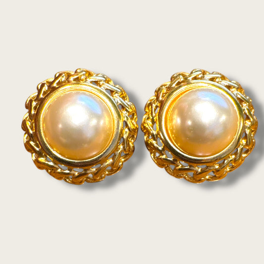 Vintage Napier Braided Gold-Tone Dome Earrings with Oversized Pearl Center – Chunky 1960s Statement Screwback Friction Ear Clips