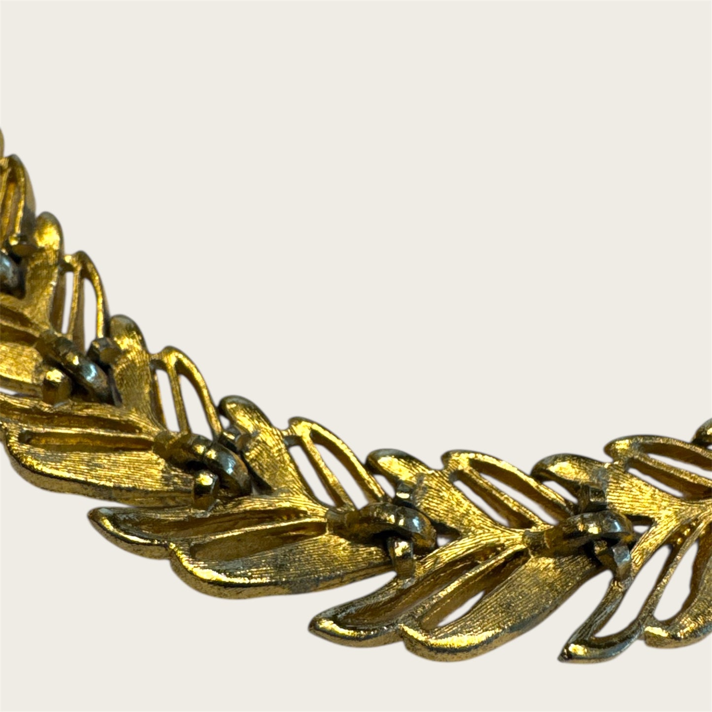 Vintage Monet Brushed Gold Leaf-Link Articulated Choker Necklace