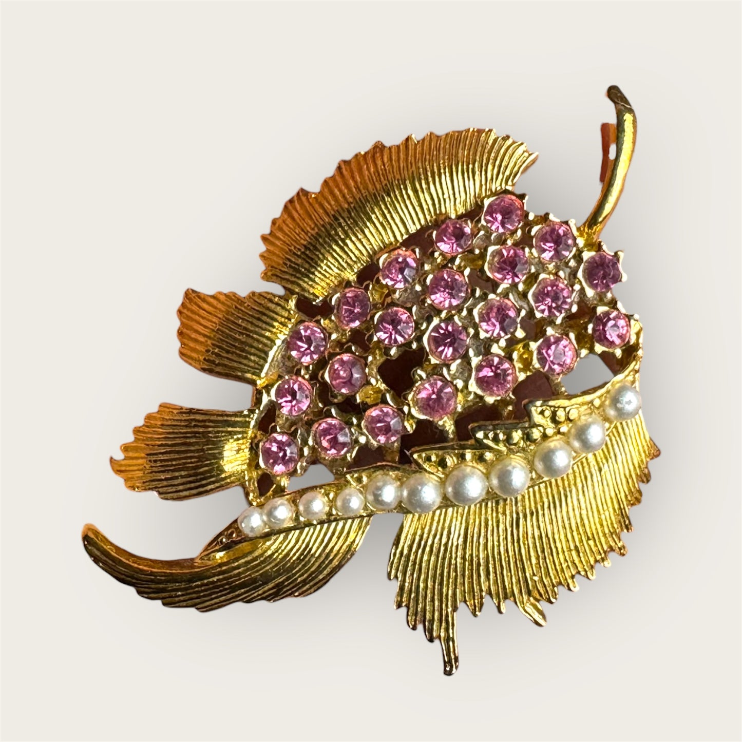 Vintage GERRY’S Gold-Tone Leaf Brooch with Pink Rhinestones & Pearl Scroll