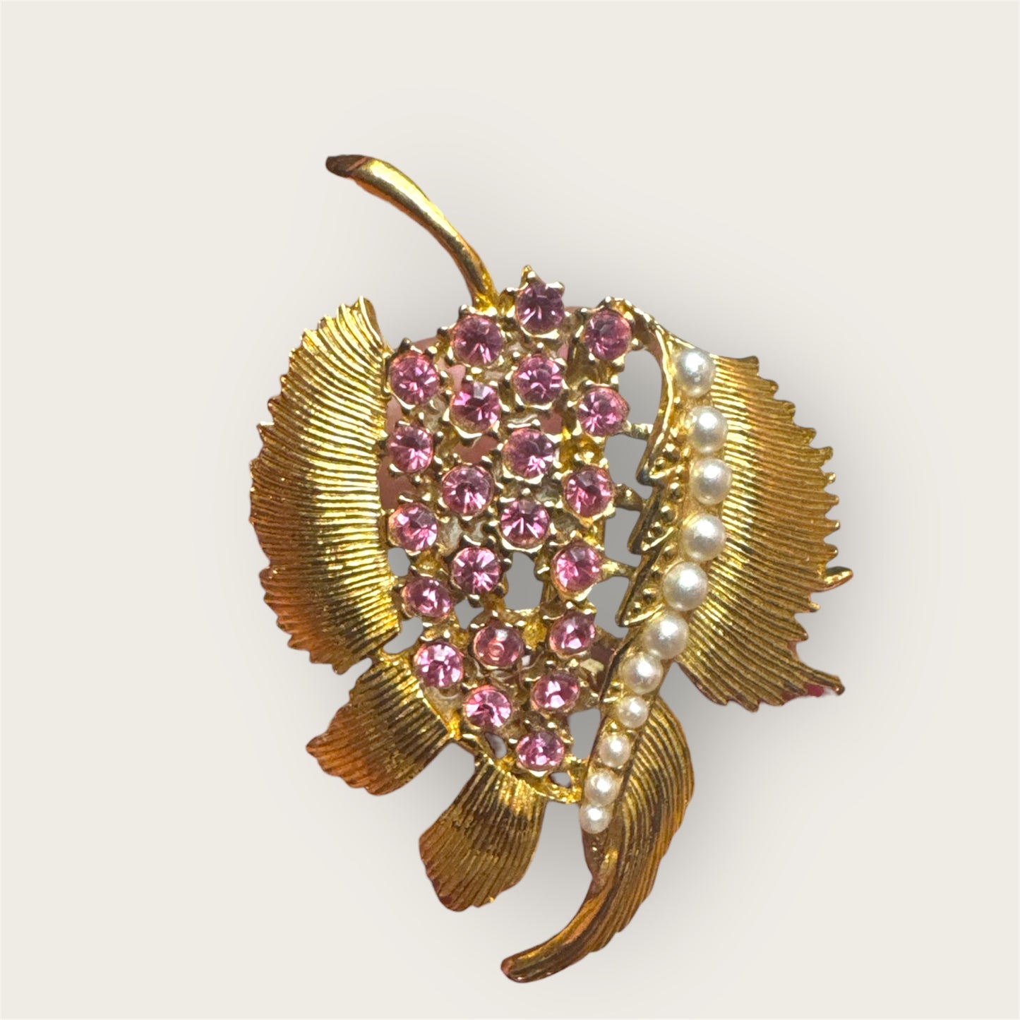 Vintage GERRY’S Gold-Tone Leaf Brooch with Pink Rhinestones & Pearl Scroll