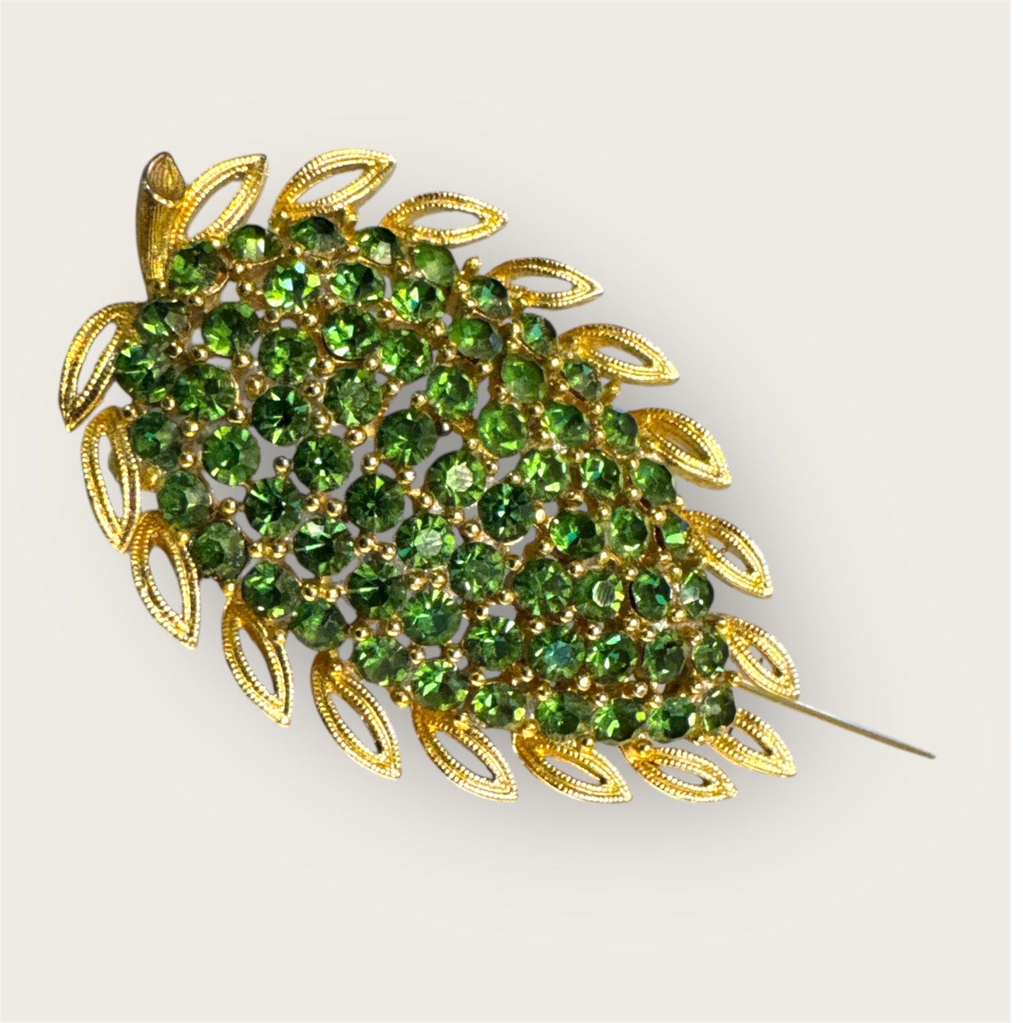 Vintage Lisner Gold Tone Green Rhinestone Leaf Brooch – Peridot Crystal Mid-Century Statement Pin