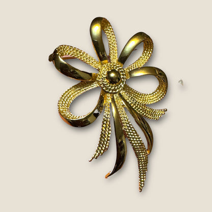 Vintage Monet Gold-Tone Ribbon Statement Brooch – Sculptural Textured Bow Pin