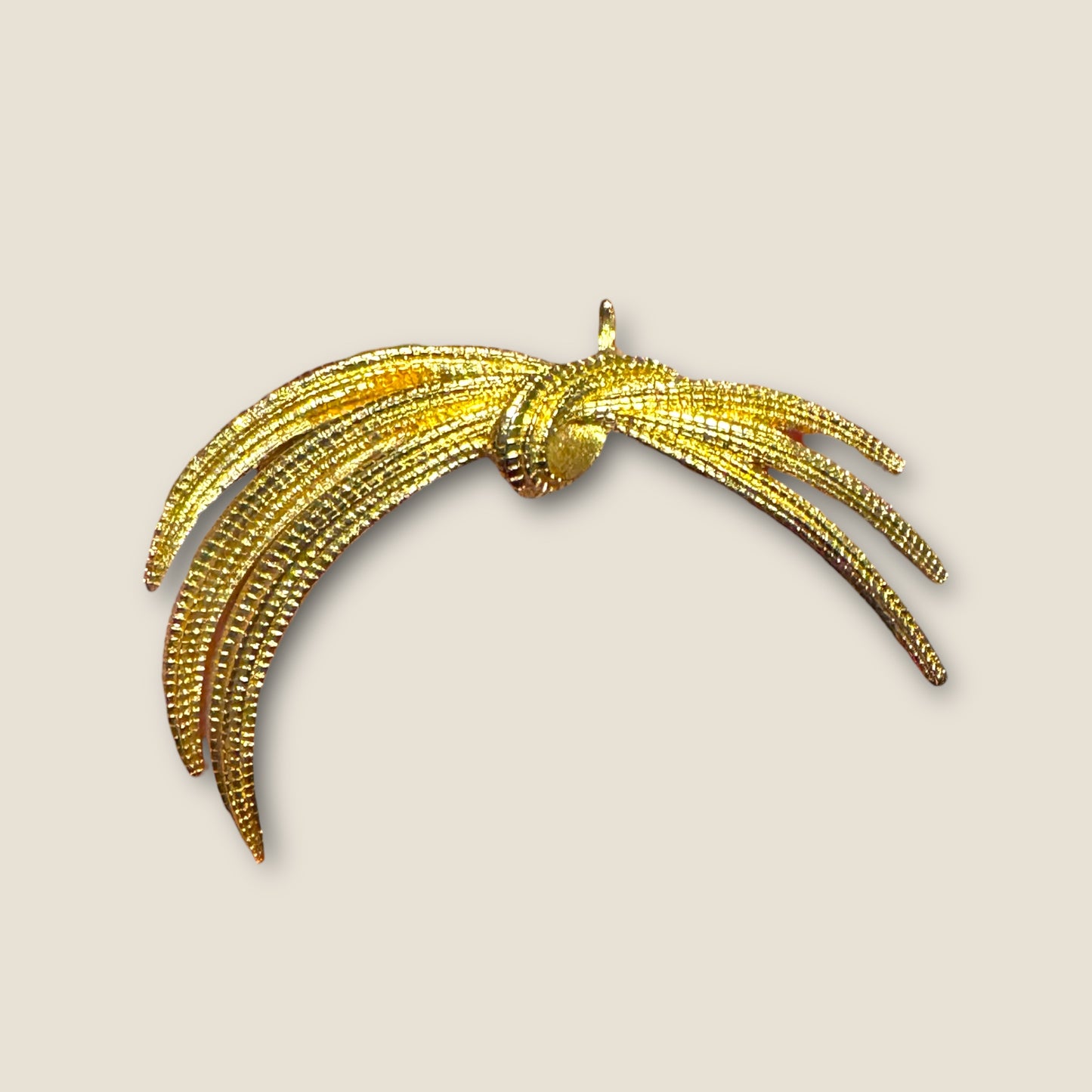 Vintage Monet Textured Wheat Sheaf Brooch – Gold-Tone Sculptural Knot Pin