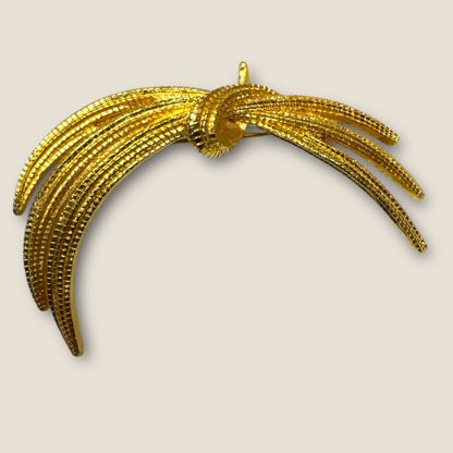 Vintage Monet Textured Wheat Sheaf Brooch – Gold-Tone Sculptural Knot Pin