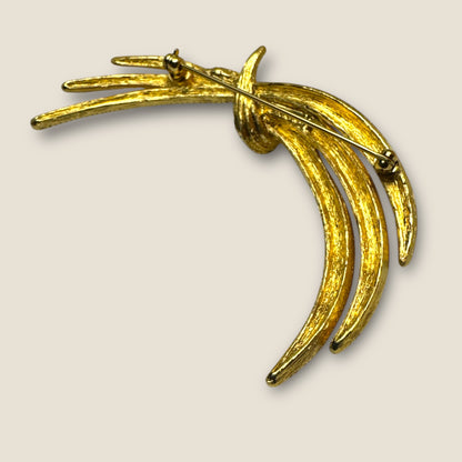 Vintage Monet Textured Wheat Sheaf Brooch – Gold-Tone Sculptural Knot Pin