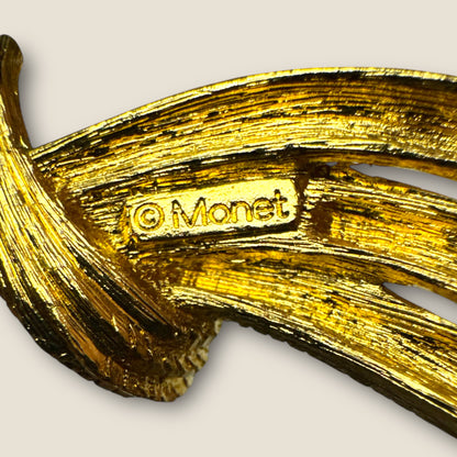 Vintage Monet Textured Wheat Sheaf Brooch – Gold-Tone Sculptural Knot Pin