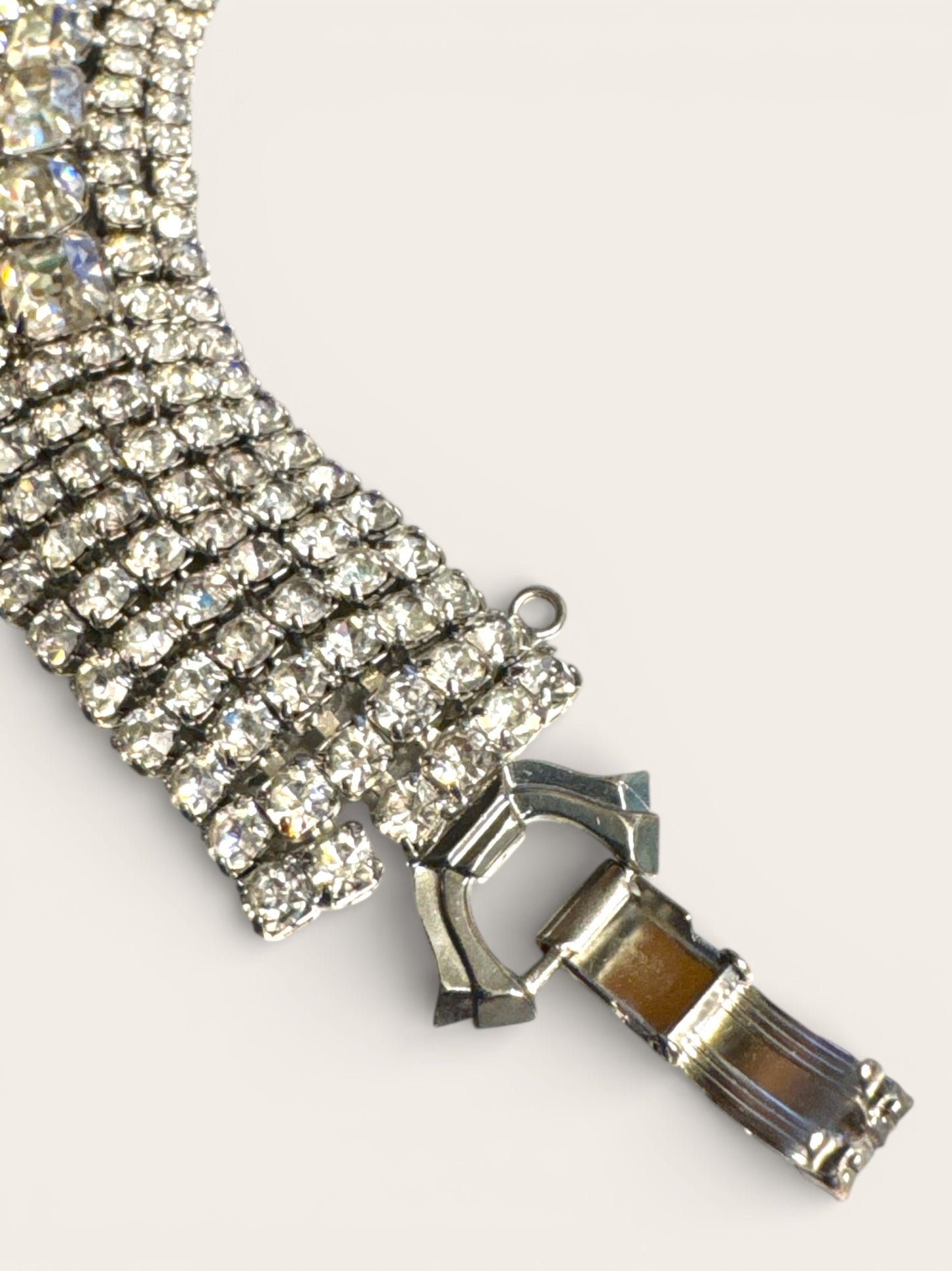 Vintage Weiss Rhinestone Statement Bracelet – Wide Silver Tone Brilliance