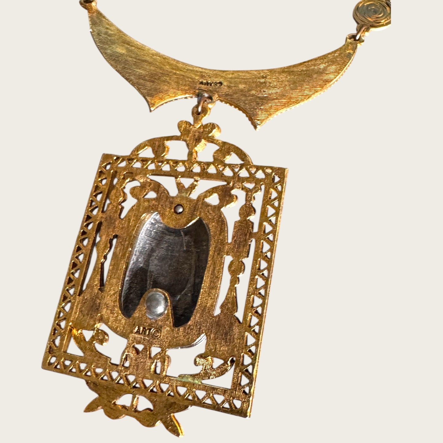 Vintage Arthur Pepper Egyptian Revival Pharaoh Medallion Necklace – Signed, Articulated Gold Tone