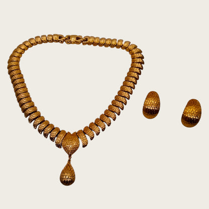 Vintage Monet Textured Gold Tone Collar Necklace with Teardrop Pendant & Matching Clip Earrings Set