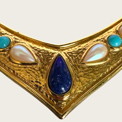 Vintage 1980s Avon V-Shaped Bib Collar Necklace – Gold Tone with Faux Pearls & Blue Cabochons