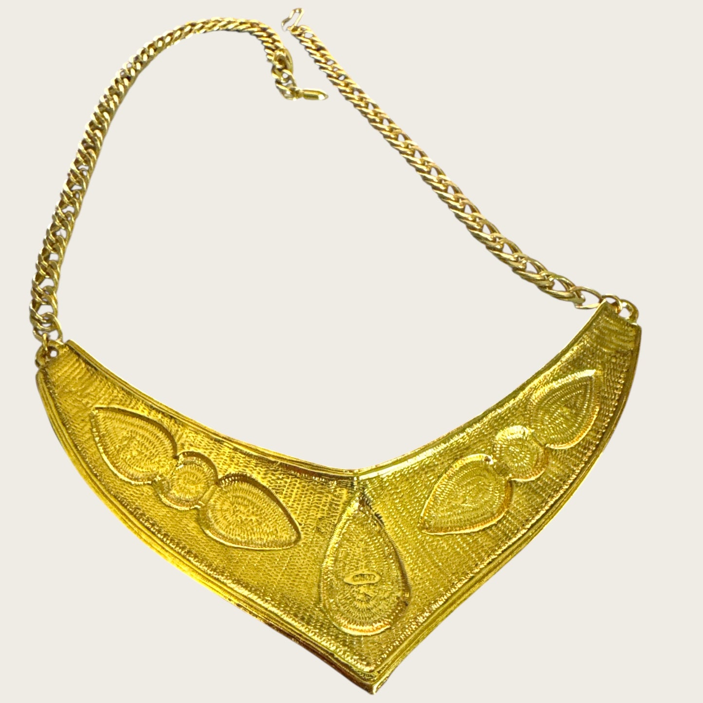 Vintage 1980s Avon V-Shaped Bib Collar Necklace – Gold Tone with Faux Pearls & Blue Cabochons