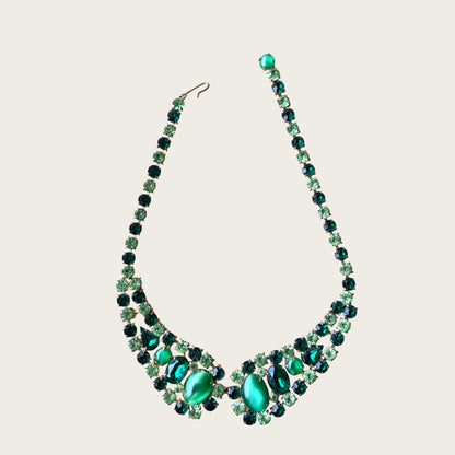 Vintage Emerald Radiance – Mid-Century Uranium Rhinestone Statement Necklace