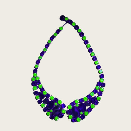 Vintage Emerald Radiance – Mid-Century Uranium Rhinestone Statement Necklace