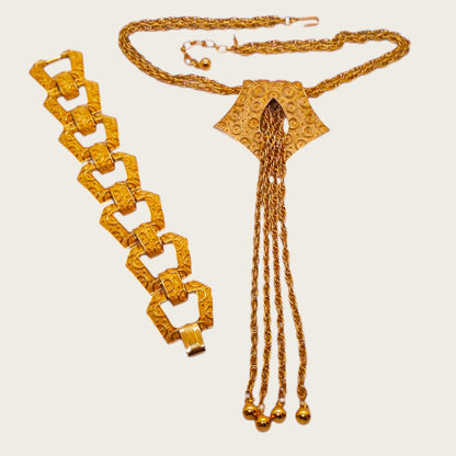 Vintage Crown Trifari Textured Gold Tone Lariat Necklace Suite