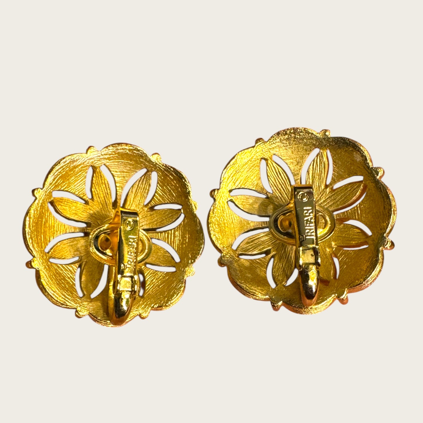 Vintage Crown Trifari Florentine Medallion Necklace, Bracelet & Earrings Suite
