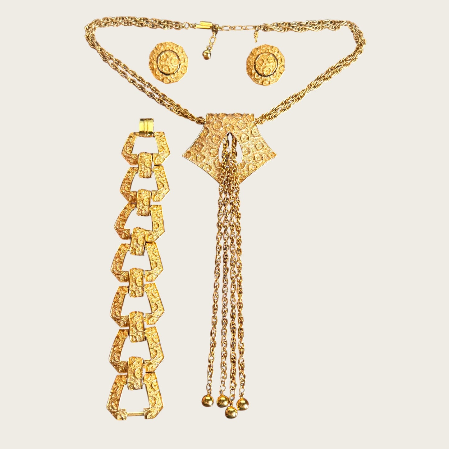 Vintage Crown Trifari Textured Gold Tone Lariat Necklace Suite