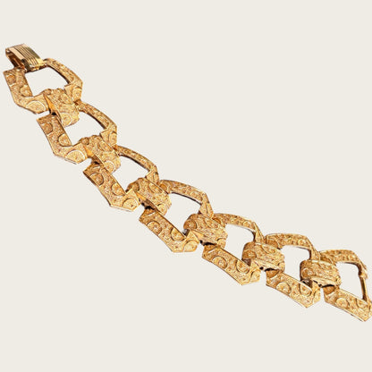 Vintage Crown Trifari Textured Gold Tone Lariat Necklace Suite