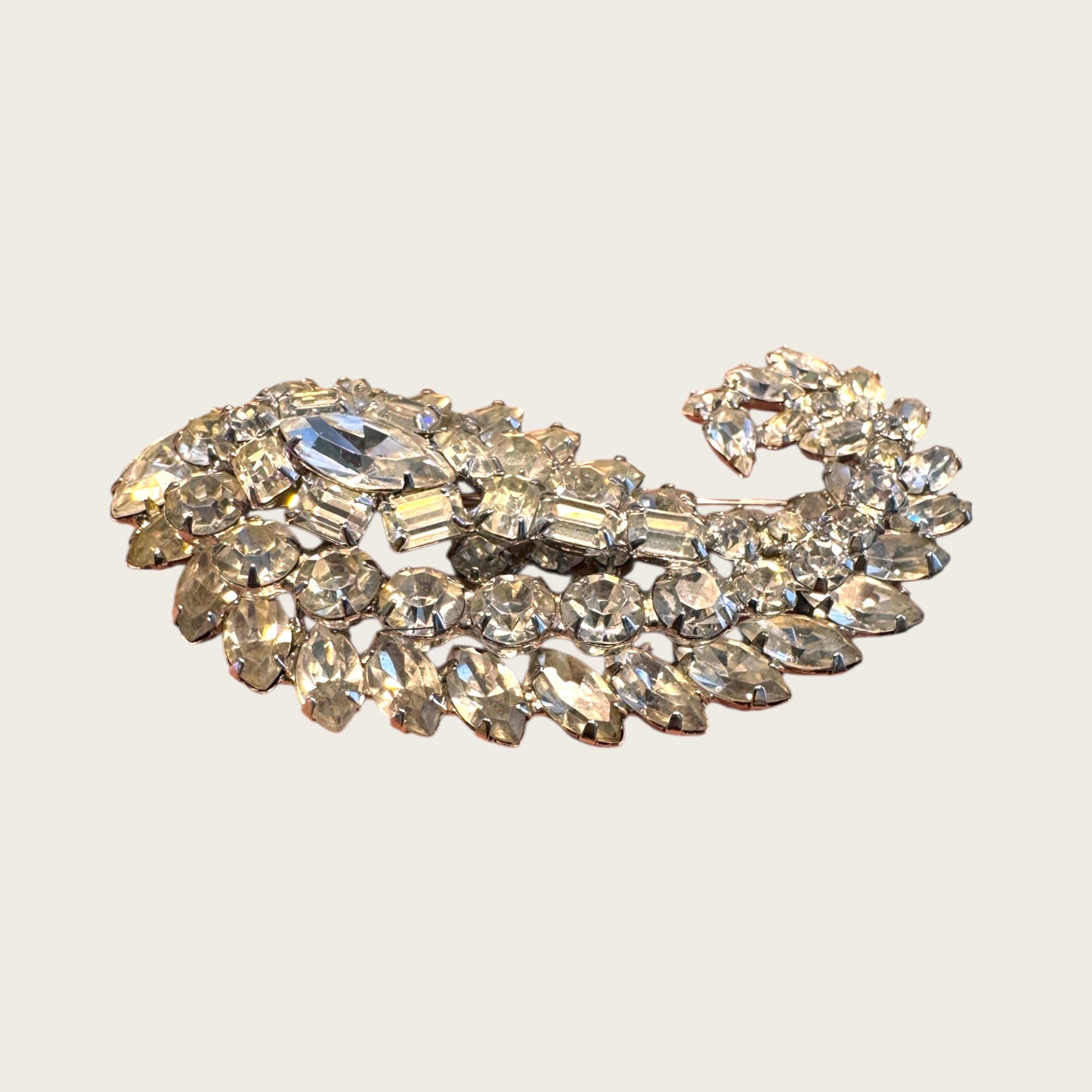 Vogue Jewelry Rhinestone Paisley Brooch – Domed Multi-Cut Crystal Statement