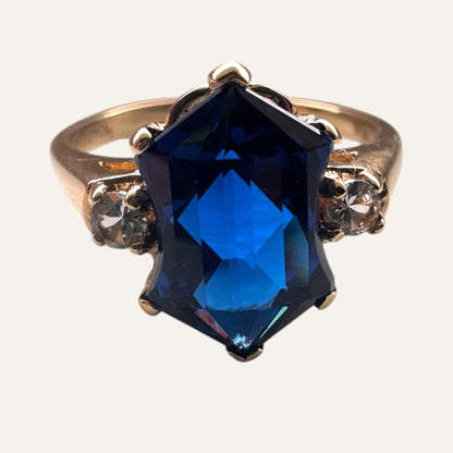 Vintage 10K Gold Freeform Shield-Cut Blue Spinel Ring with Quartz Accents