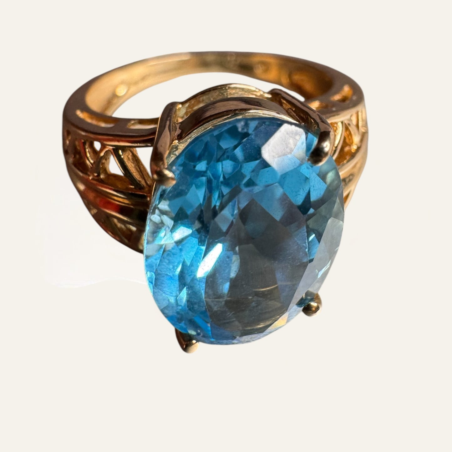 Vintage 14K Gold Oval Blue Topaz Statement Ring