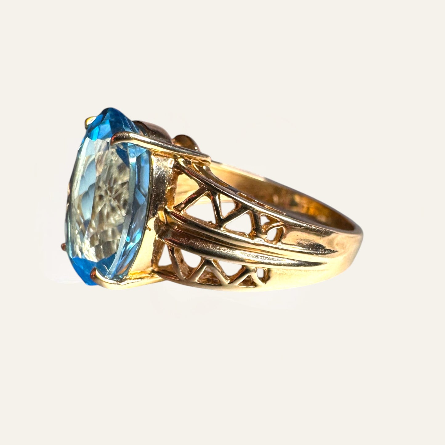 Vintage 14K Gold Oval Blue Topaz Statement Ring