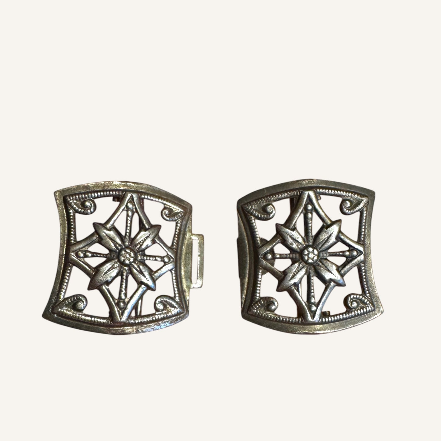 Vintage German Starburst Openwork Belt Buckle – Antiqued Silver Tone | Circa 1930s–1940s
