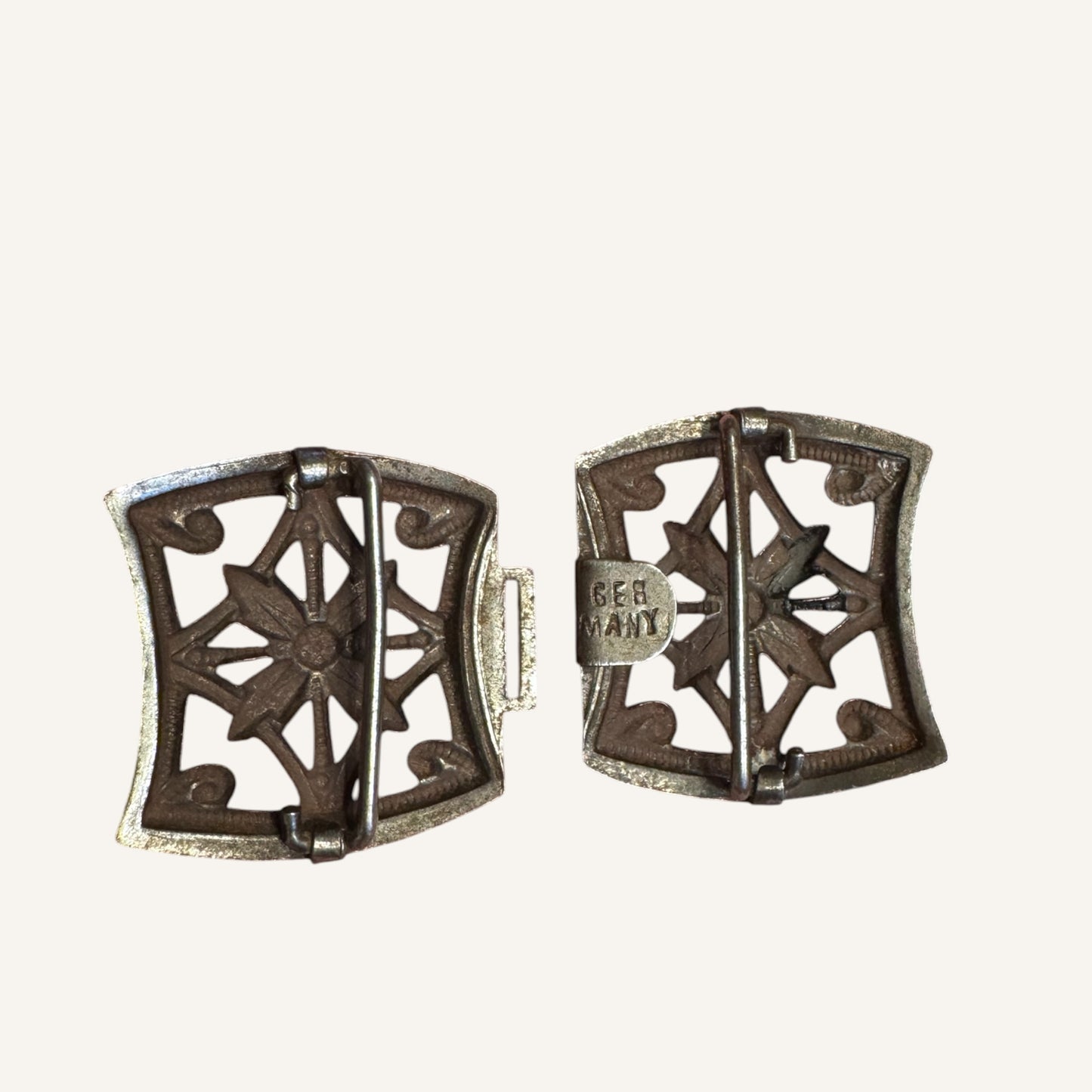 Vintage German Starburst Openwork Belt Buckle – Antiqued Silver Tone | Circa 1930s–1940s