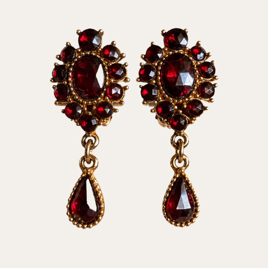 Vintage Arthur Pepper “ART” Garnet Red Glass Rhinestone Drop Earrings – Victorian Revival Clip-On