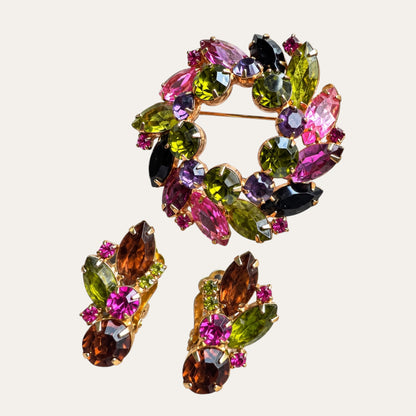Vintage Juliana D&E Verified #4048 Multicolor Rhinestone Wreath Brooch & Earrings Set – 1960s