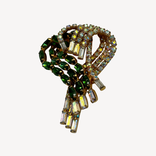 Mid-Century Emerald & Aurora Borealis Rhinestone Swirl Brooch – Unsigned Hobé Style