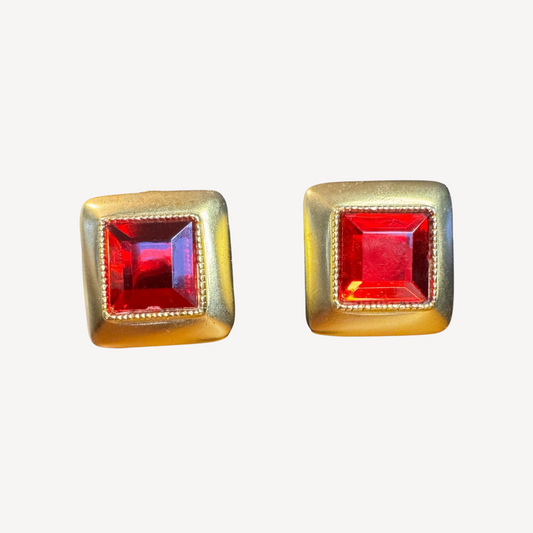 Vintage 1990s Carucci Satin Gold-Tone Clip-On Earrings with Bold Red Lucite Center – Statement Style